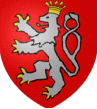 De gueules, au lion d'argent à la queue fourchée passée en sautoir, couronné, armé et lampassé d'or